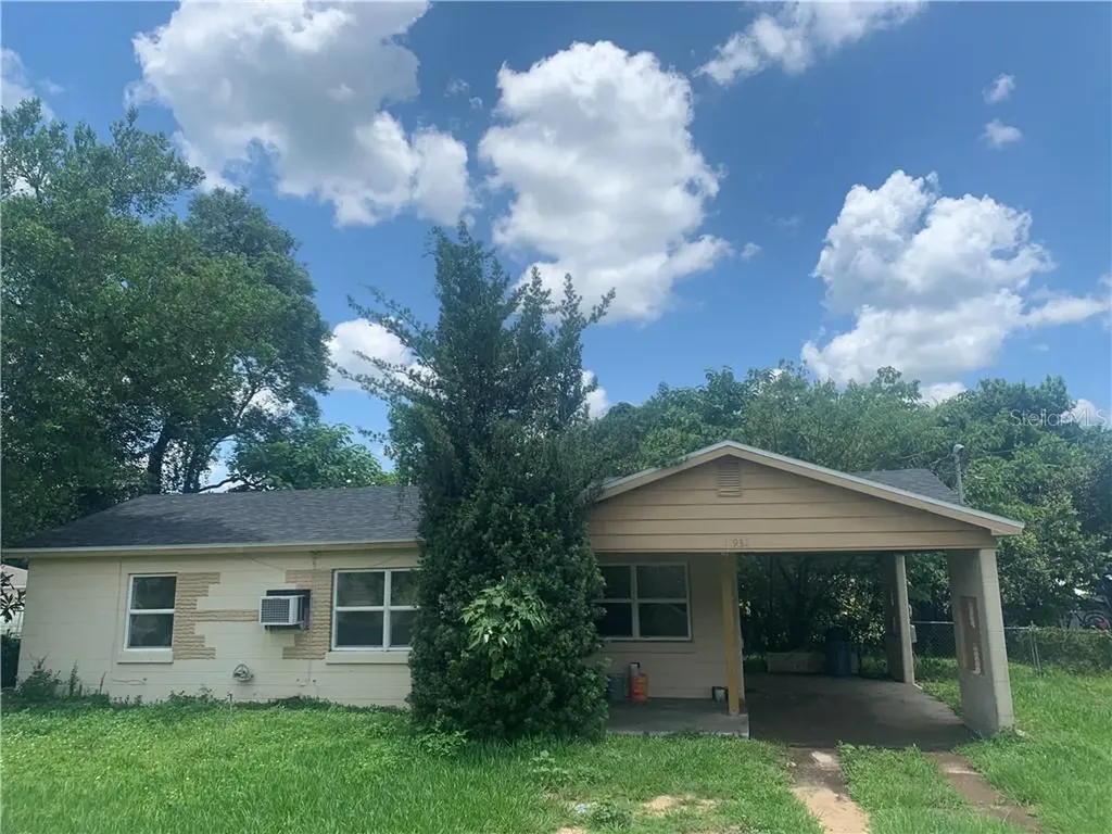 13932 1st Street Dade City FL 33525