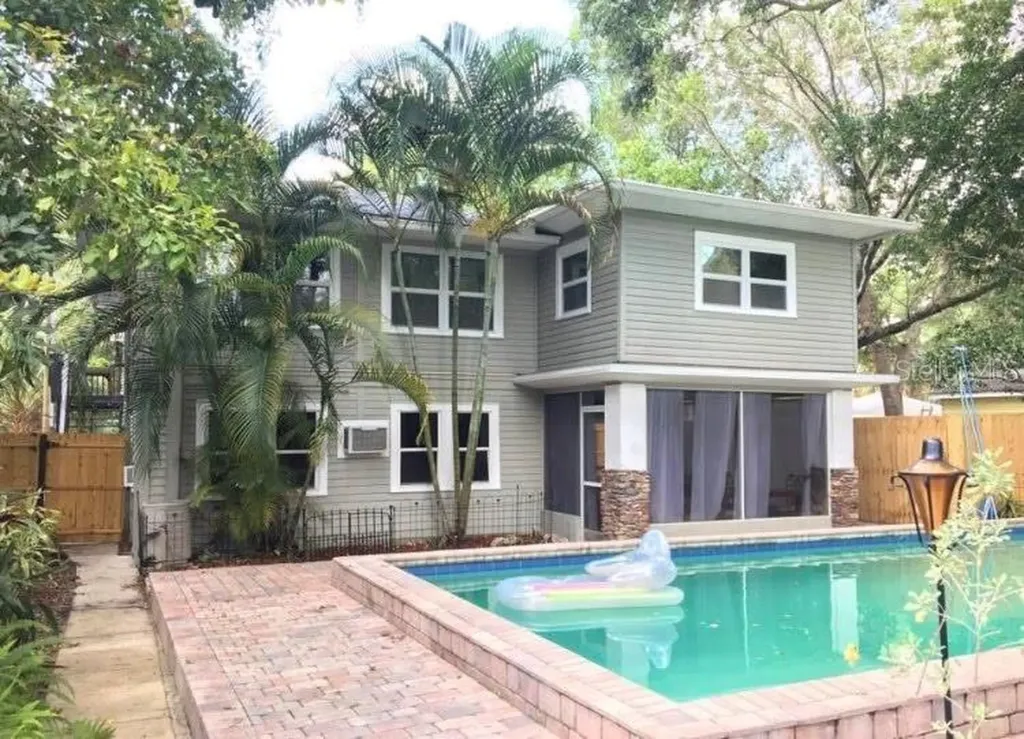 208 11th Avenue N St Petersburg FL 33701