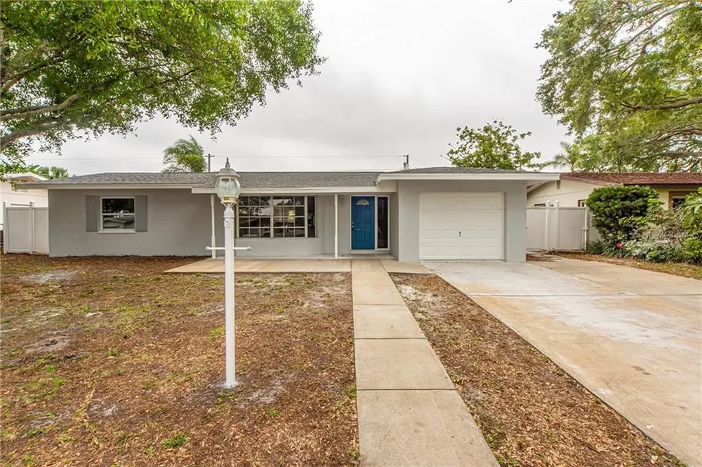 5926 27th Avenue N St Petersburg FL 33710
