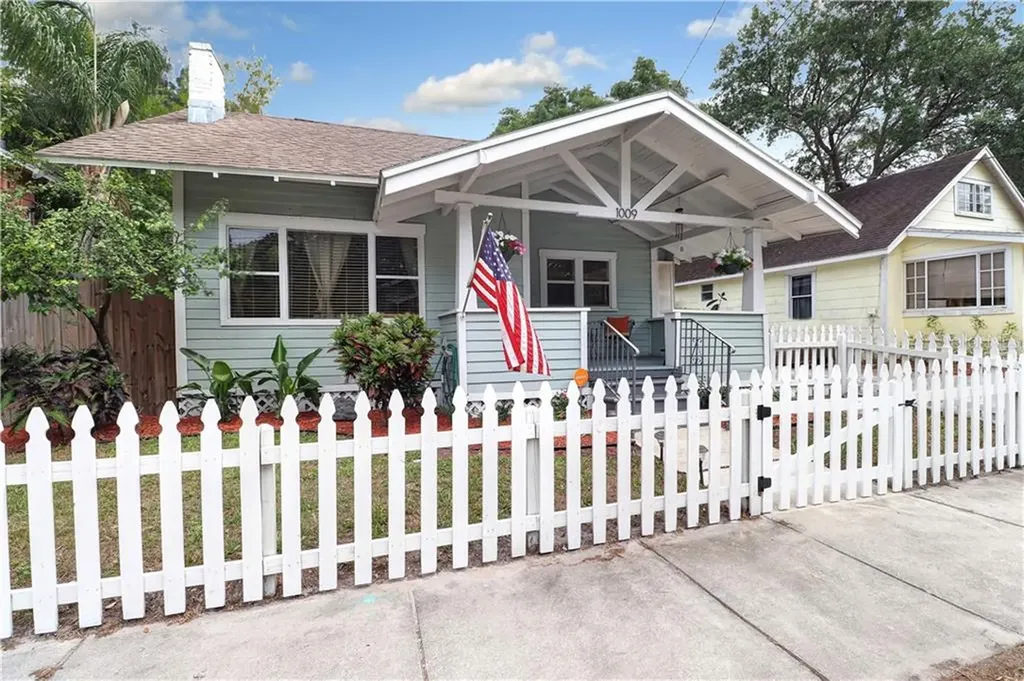 1009 8th Street N St Petersburg FL 33701
