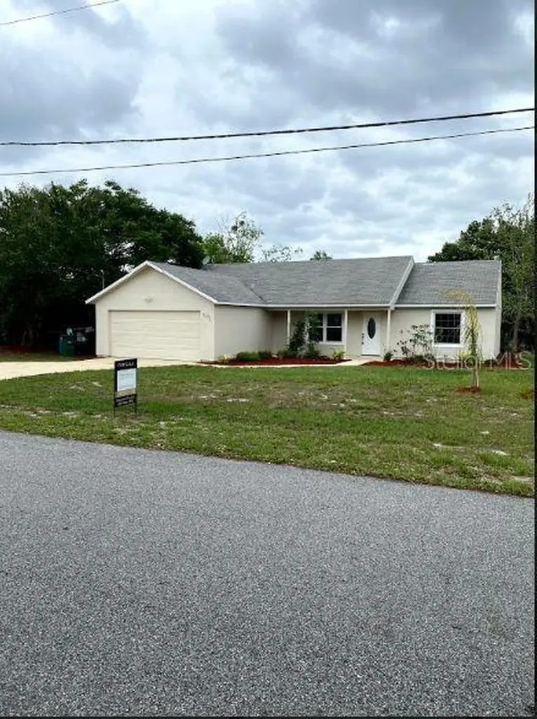 1572 Amy Circle Deltona FL 32738