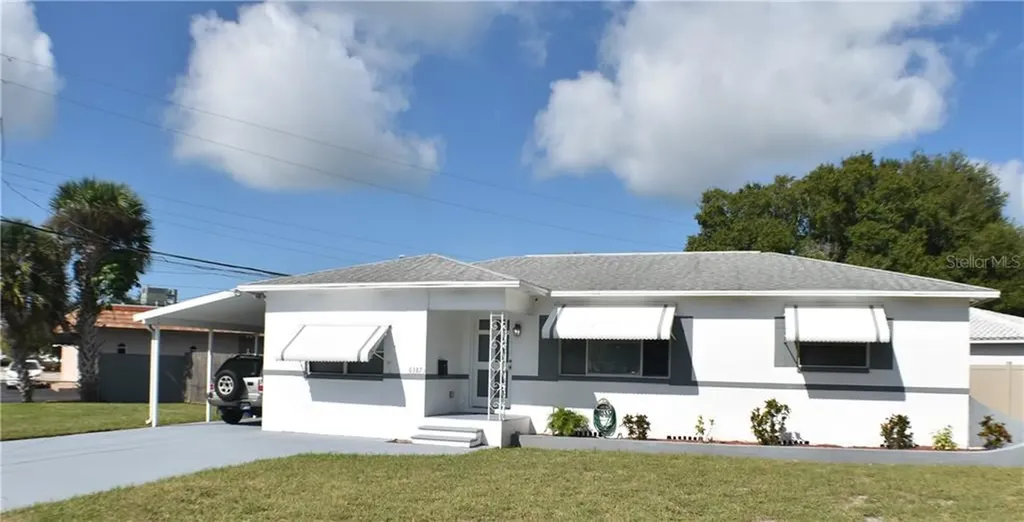6387 21st Avenue N St Petersburg FL 33710