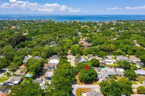 2123 S Cortez Avenue Tampa FL 33629