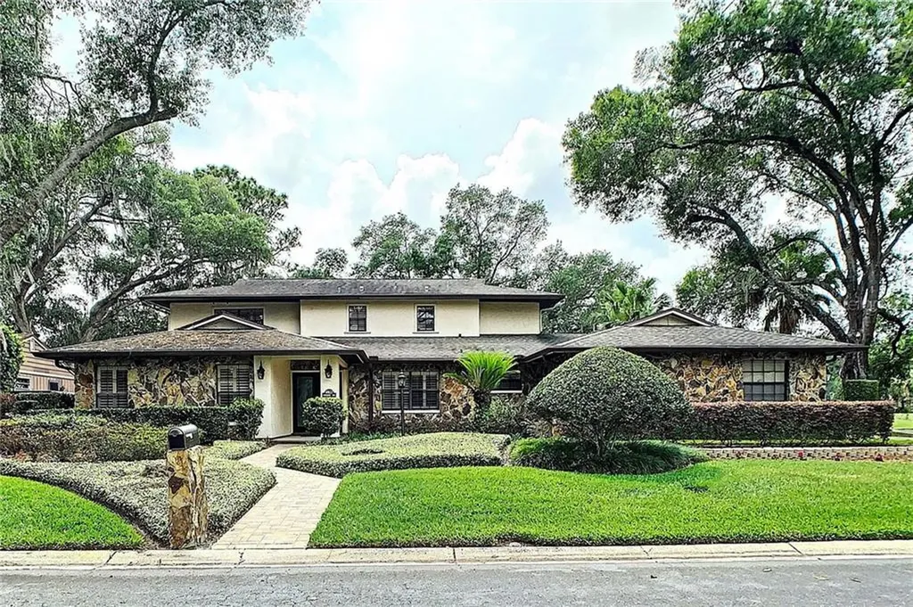 10122 Woodsong Way Tampa FL 33618