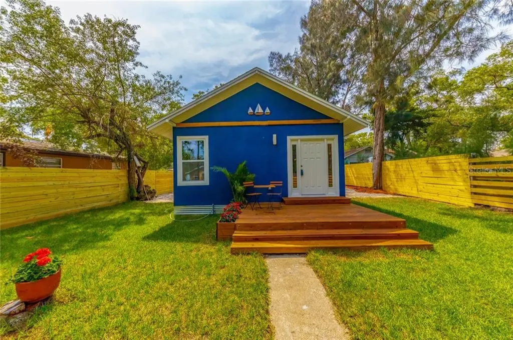 2101 43rd Street S St Petersburg FL 33711