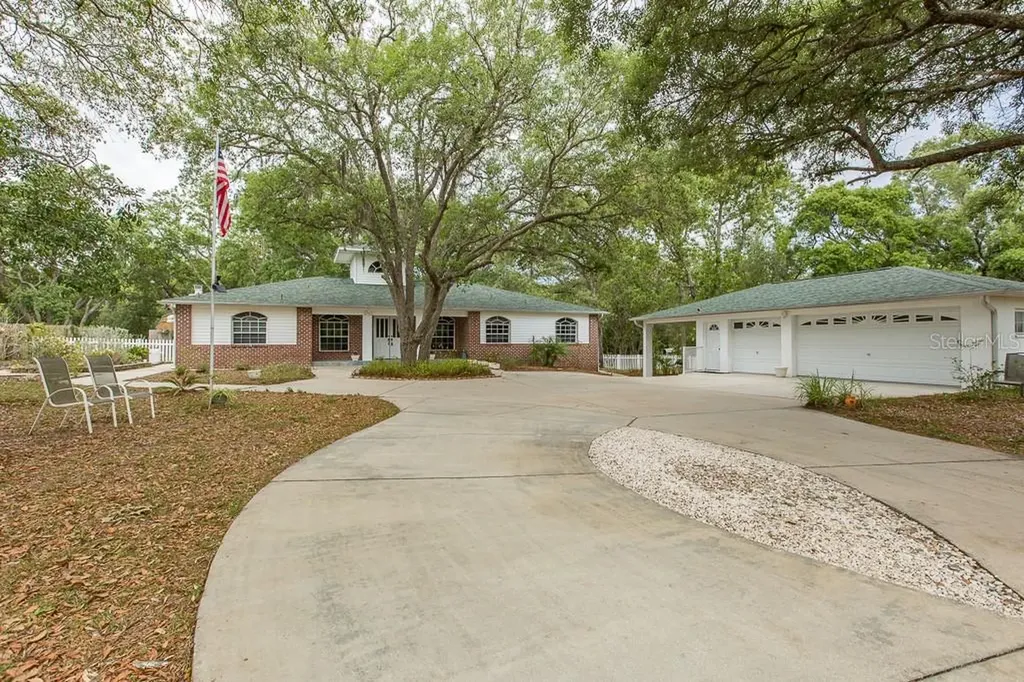 18707 East Road Hudson FL 34667