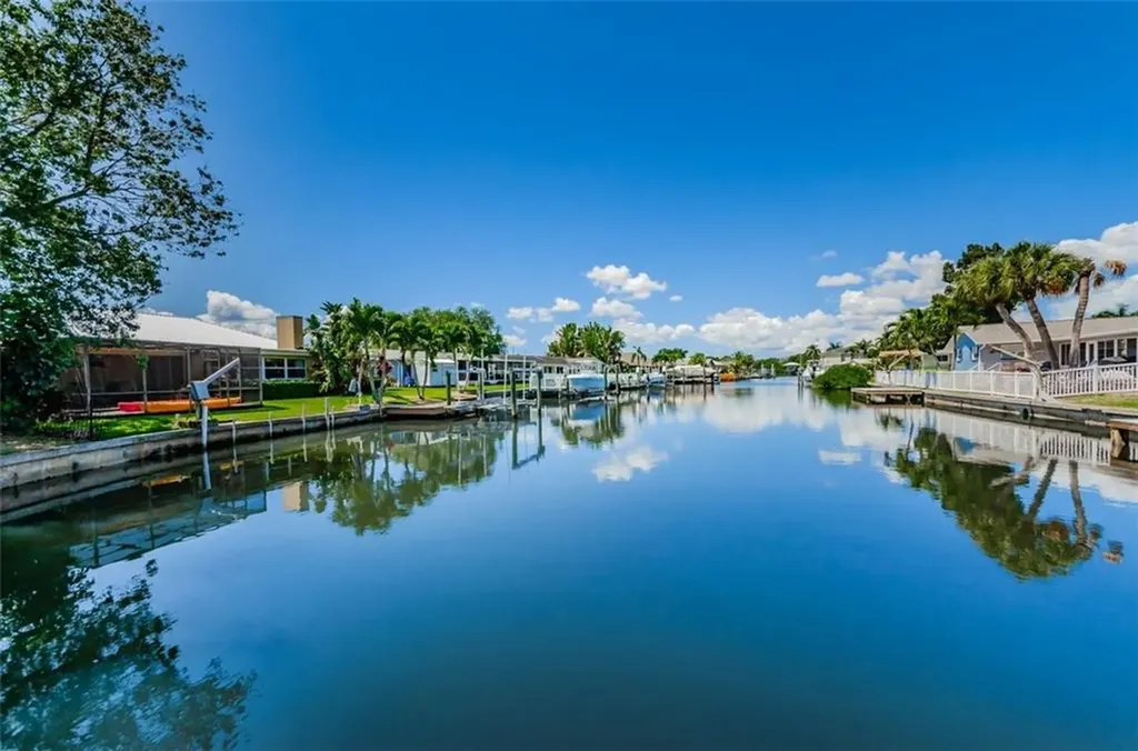 5250 14th Street NE St Petersburg FL 33703