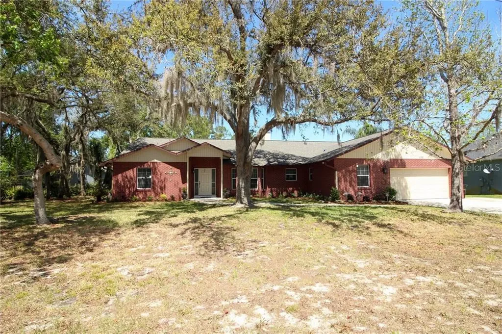 100 Lake Crescent Drive Chuluota FL 32766
