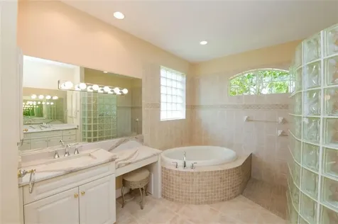 4871 Luster Leaf Lane Sarasota FL 34241
