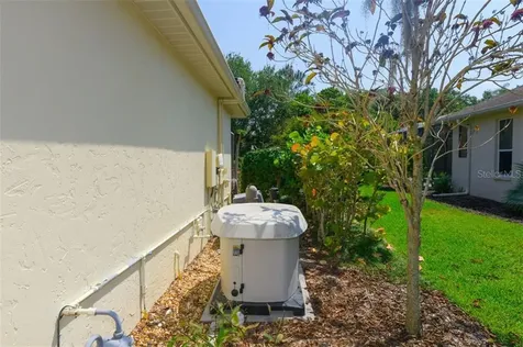 4871 Luster Leaf Lane Sarasota FL 34241