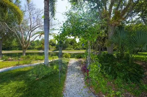 4871 Luster Leaf Lane Sarasota FL 34241