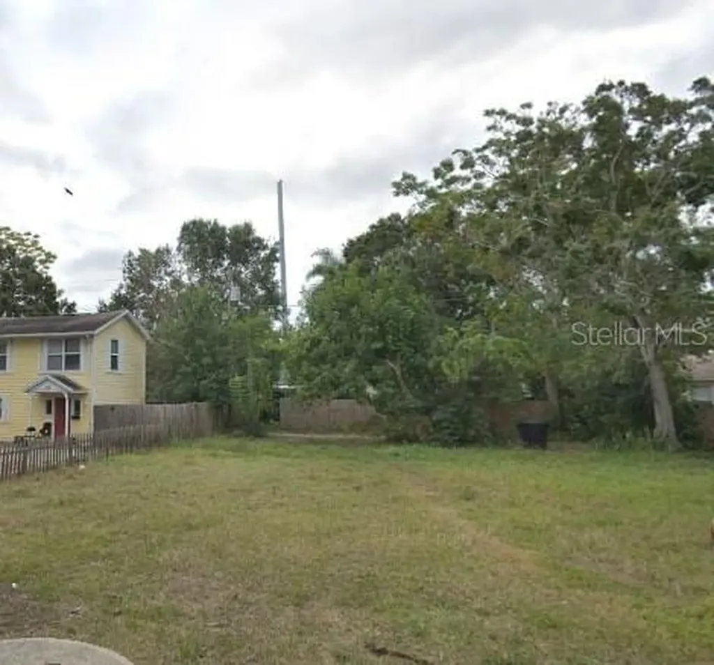 636 Hickman Court S St Petersburg FL 33705