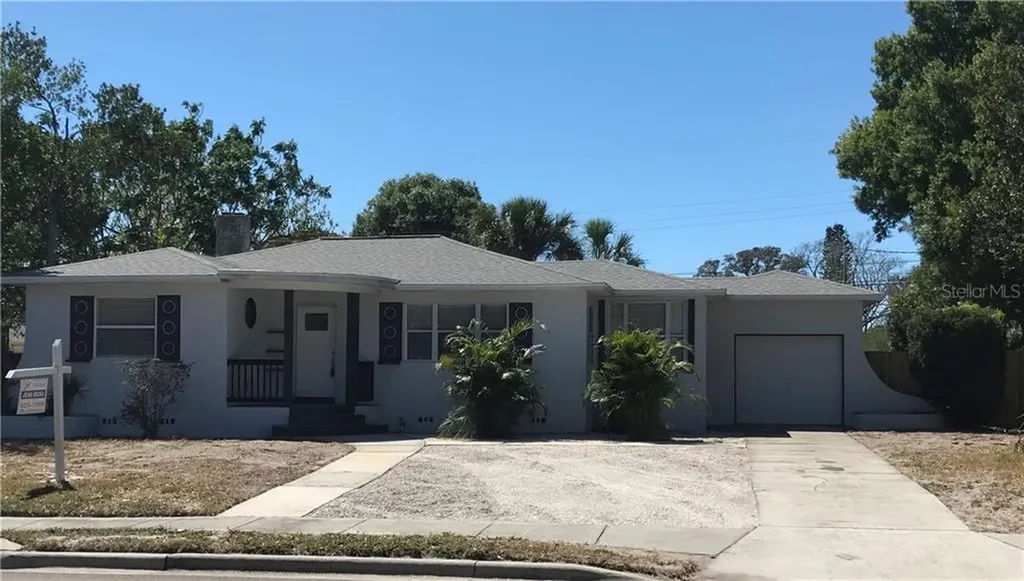 525 37th Street S St Petersburg FL 33711