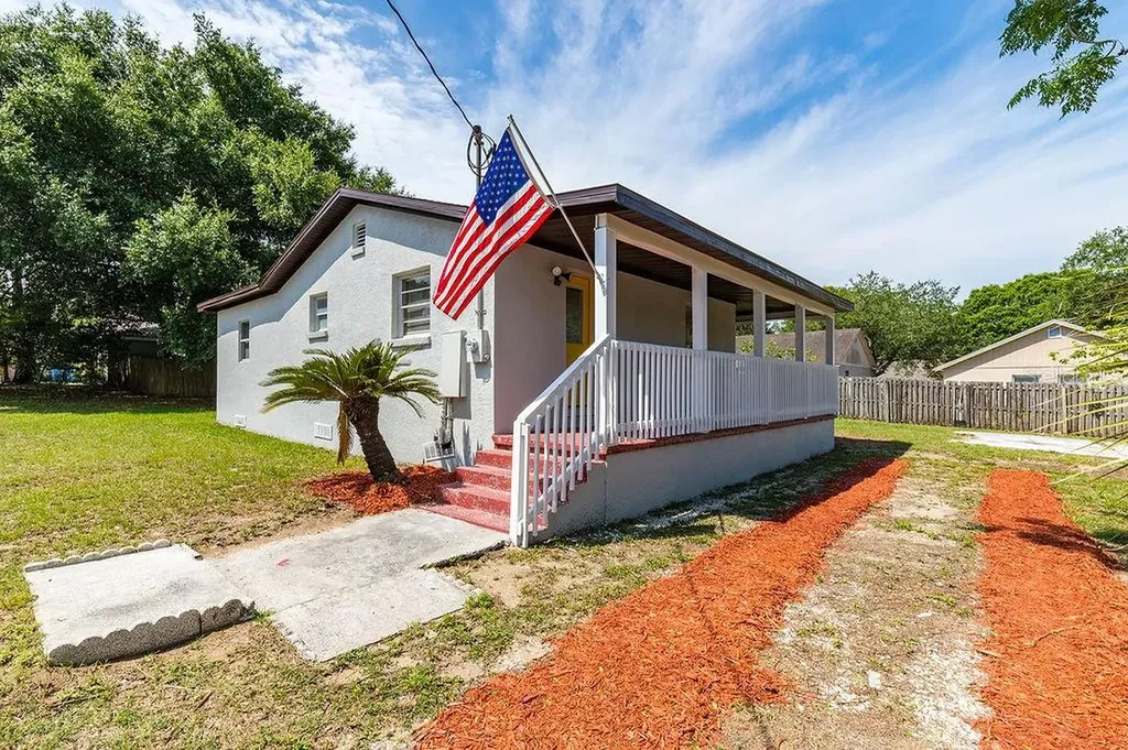 1116 Seffner Valrico Road Valrico FL 33594
