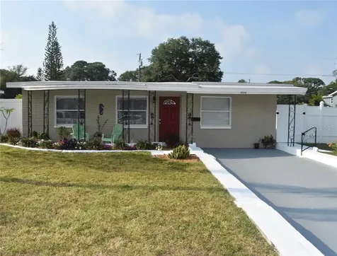 494 40th Avenue N St Petersburg FL 33703