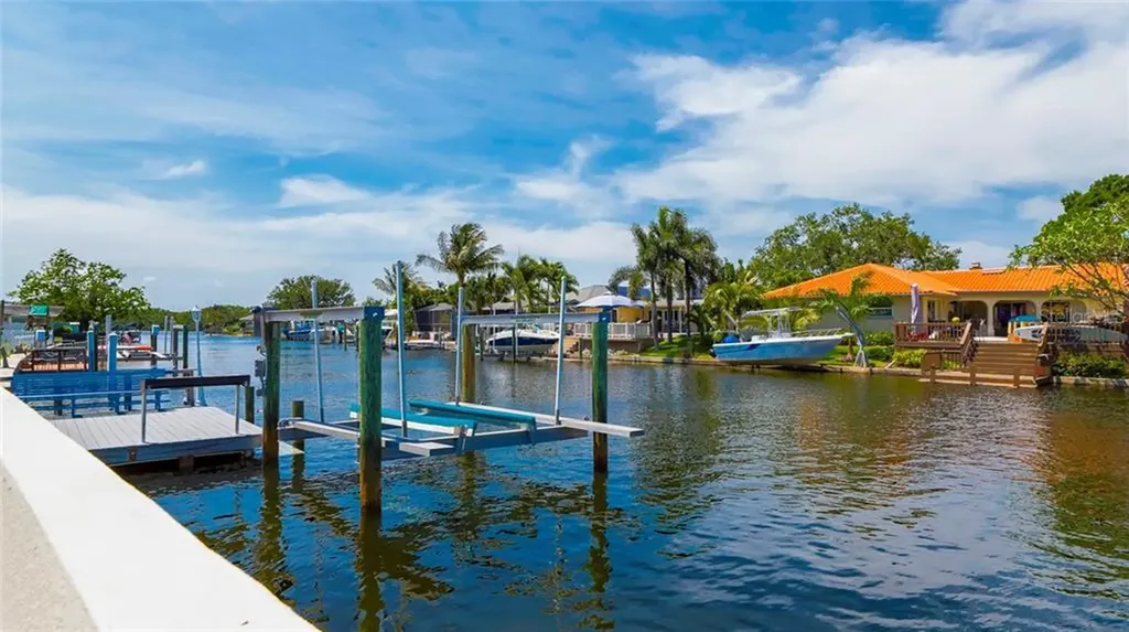 1401 49th Avenue NE St Petersburg FL 33703