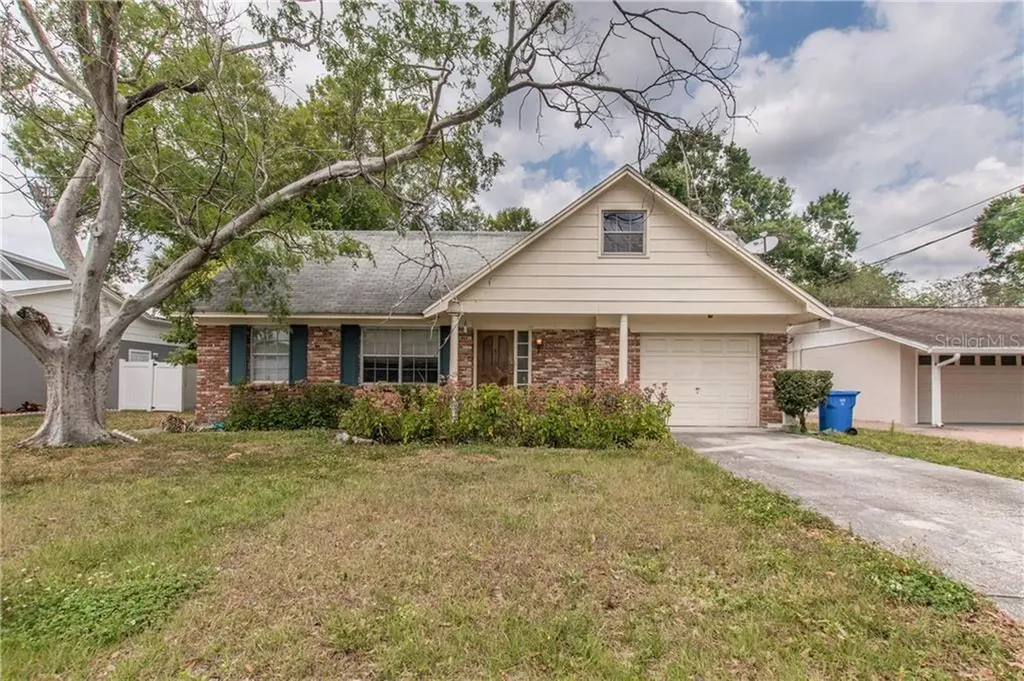 8703 Thornwood Lane Tampa FL 33615