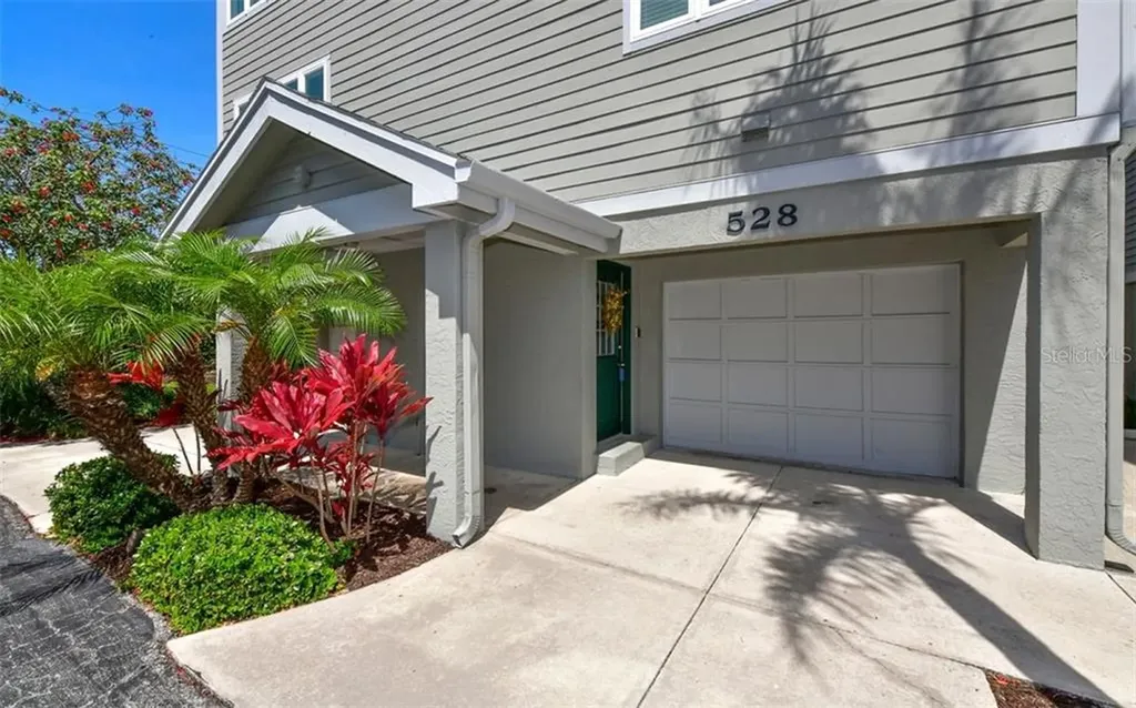 528 Forest Way Longboat Key FL 34228