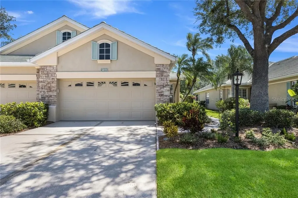 5011 Lakescene Place Sarasota FL 34243