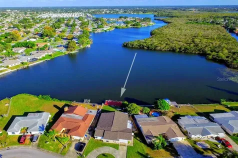 2022 Norfolk Drive Holiday FL 34691
