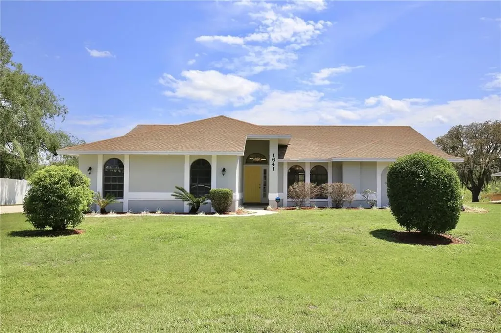 1641 Yeomans Path Lakeland FL 33809