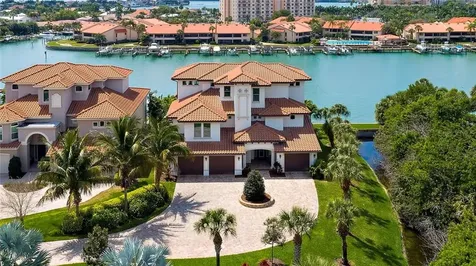25 Bayfront Court S St Petersburg FL 33711