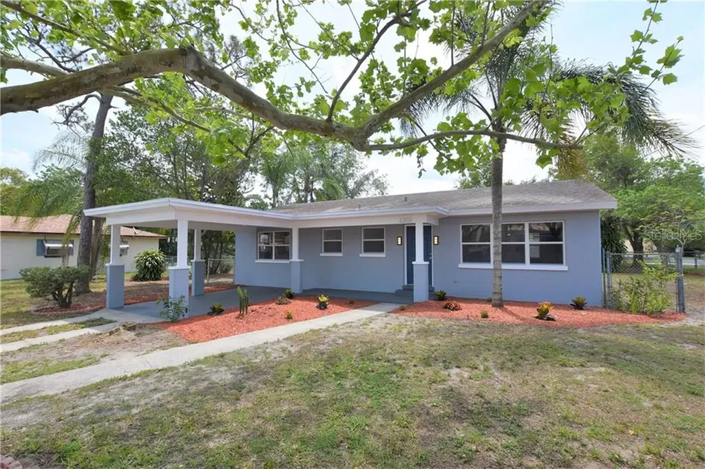 2203 N Crystal Lake Drive Lakeland FL 33801
