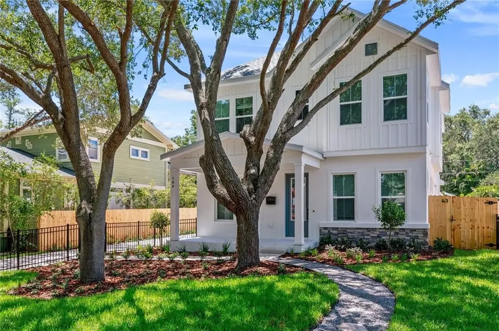 780 36th Avenue N St Petersburg FL 33704