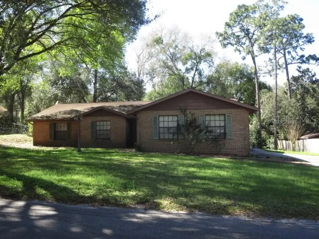 2100 Stratford Drive Deland FL 32724