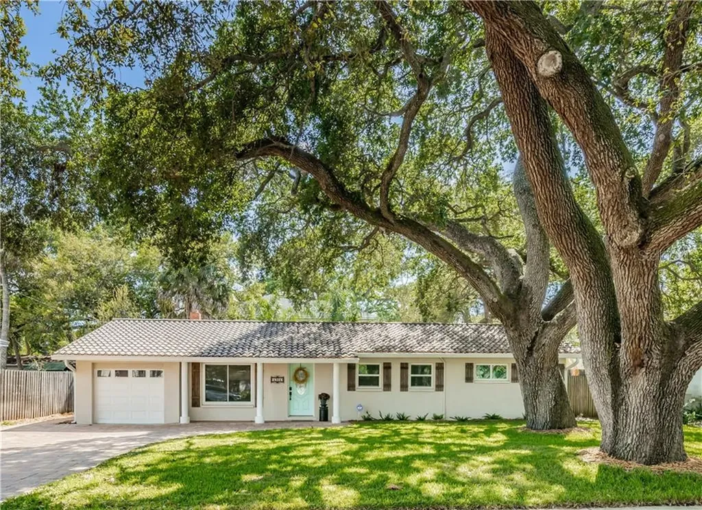 4304 W Santiago Street Tampa FL 33629
