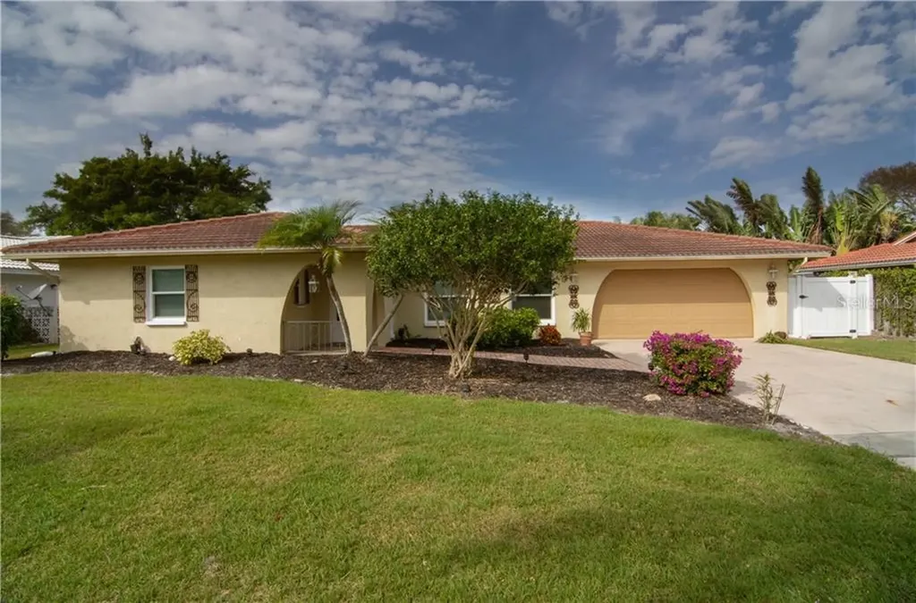 2915 Captiva Drive Sarasota FL 34231
