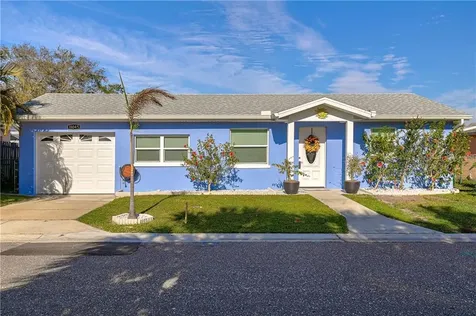 18045 4th Street E Redington Shores FL 33708