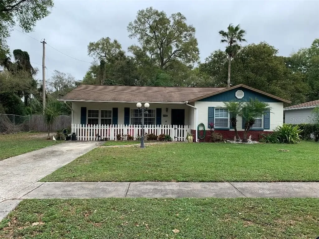 2202 Margaret Elaine Avenue Seffner FL 33584