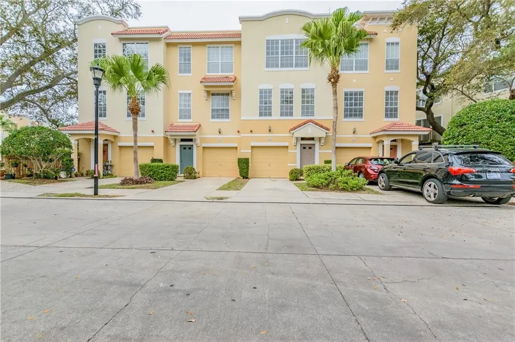 3184 Bayshore Oaks Drive Tampa FL 33611