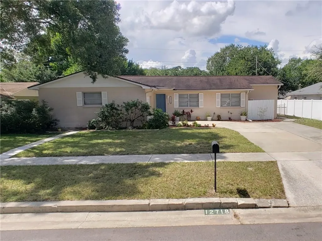 12718 Greenmoor Drive Tampa FL 33618