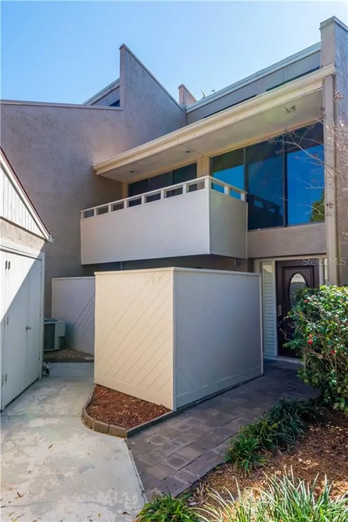 390 Lakeview Street Orlando FL 32804