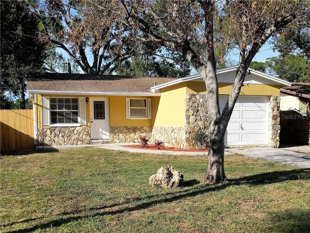 4251 44th Avenue N St Petersburg FL 33714