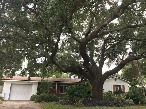 728 68th Avenue S St Petersburg FL 33705