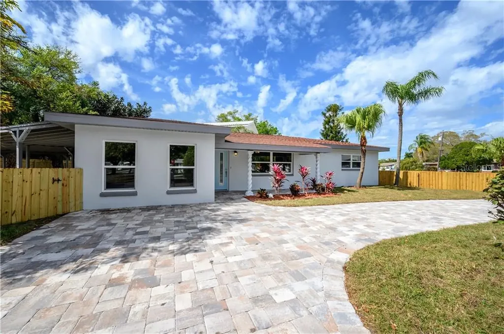 296 45th Avenue NE St Petersburg FL 33703