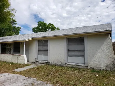8905 Thousand Oaks Court Tampa FL 33634