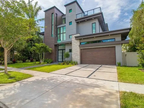 2909 W Bay Court Avenue Tampa FL 33611