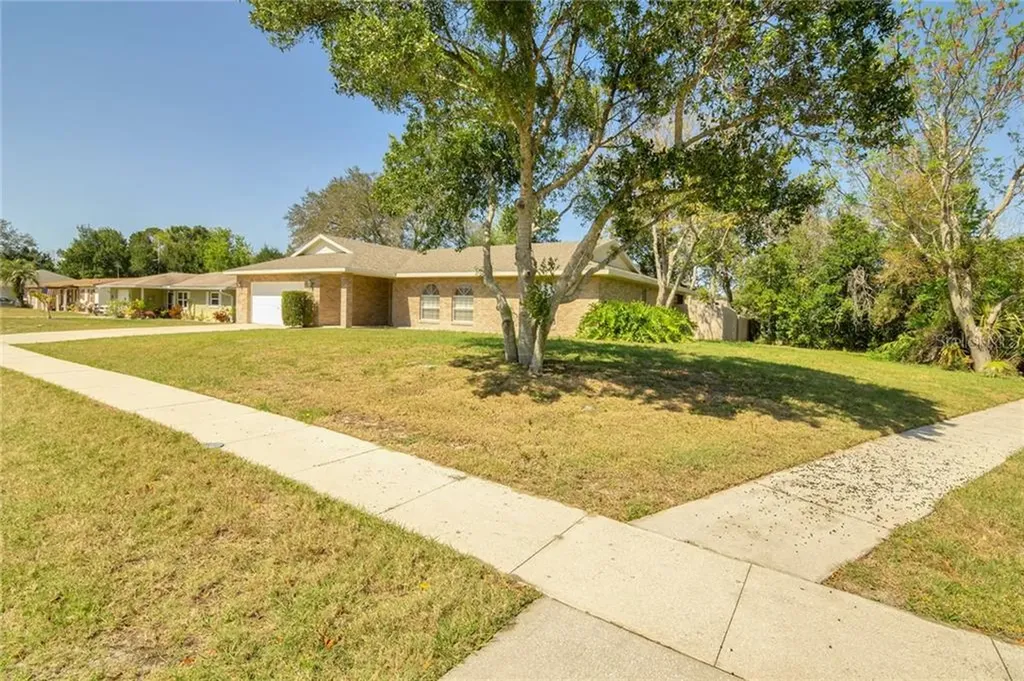 912 Superior Street Deltona FL 32725