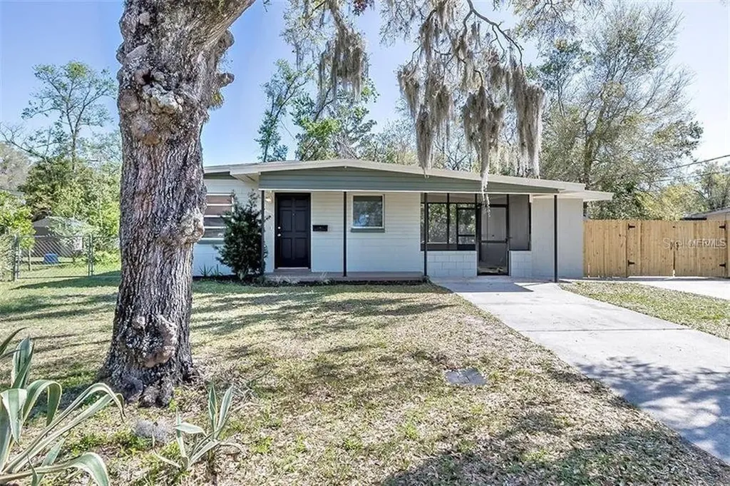 723 N Stone Street Deland FL 32720