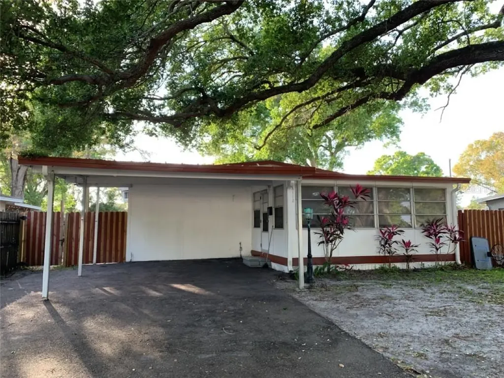 8112 6th Street N St Petersburg FL 33702