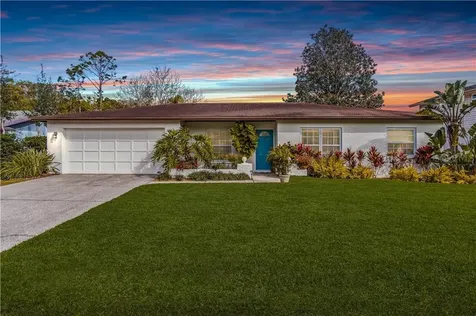 1204 Brandon Lakes Avenue Valrico FL 33594