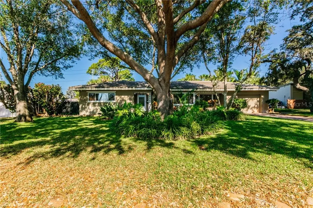 7909 Garden Drive N St Petersburg FL 33710