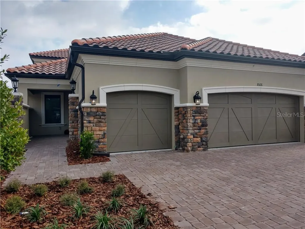 8526 Grand Alberato Road Tampa FL 33647