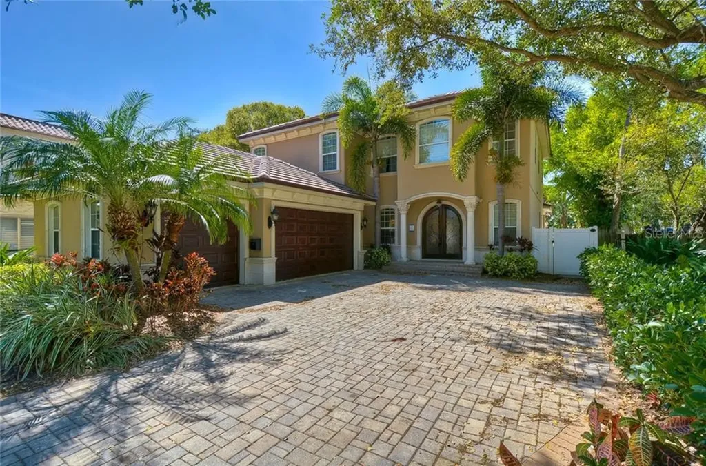 821 S Macdill Avenue Tampa FL 33609