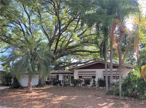 909 Pineview Avenue Clearwater FL 33756