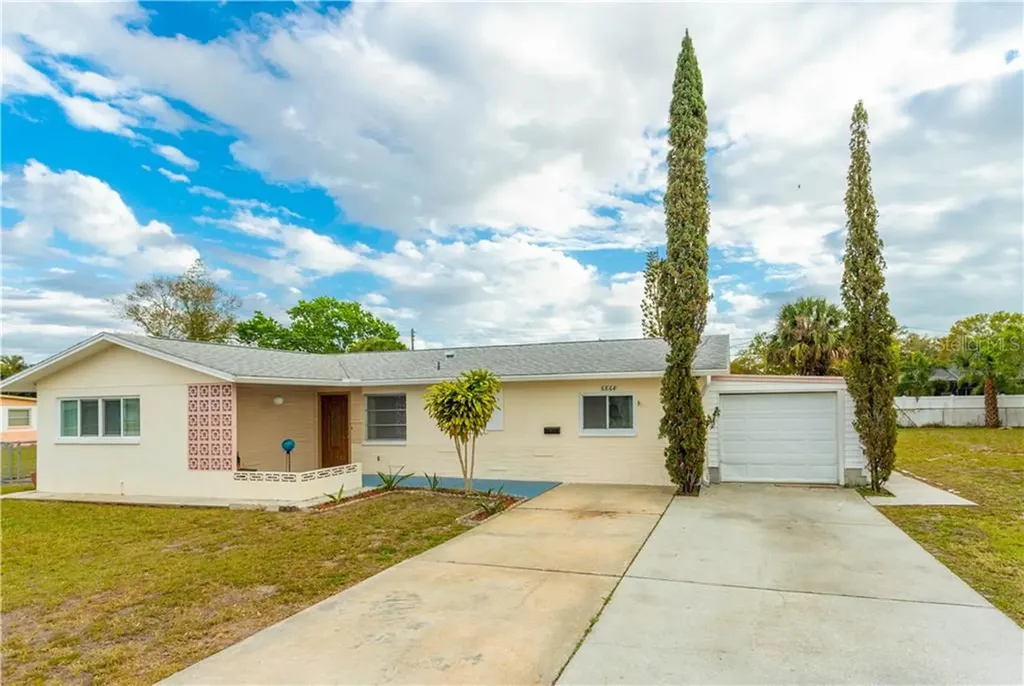6864 38th Avenue N St Petersburg FL 33710